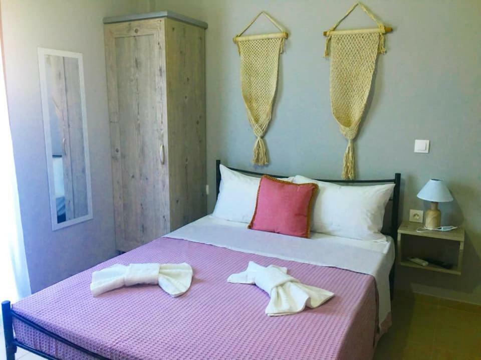 Almira - Rooms To Let ネア・ローダ エクステリア 写真